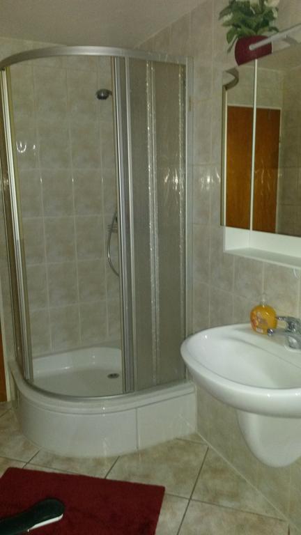 Gastezimmer Kelsterbach Chambre photo